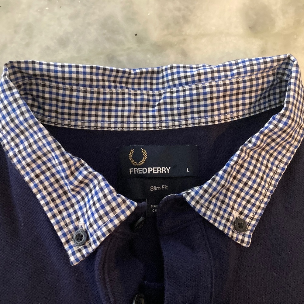Fred Perry size L